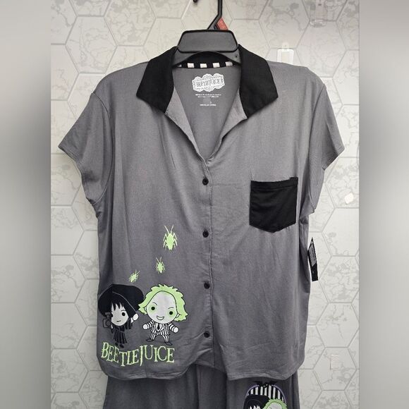 Nwt Warner Bros Beetlejuice Women's Top and Shorts Pajama Set, 2-Piece - Picture 6 of 10